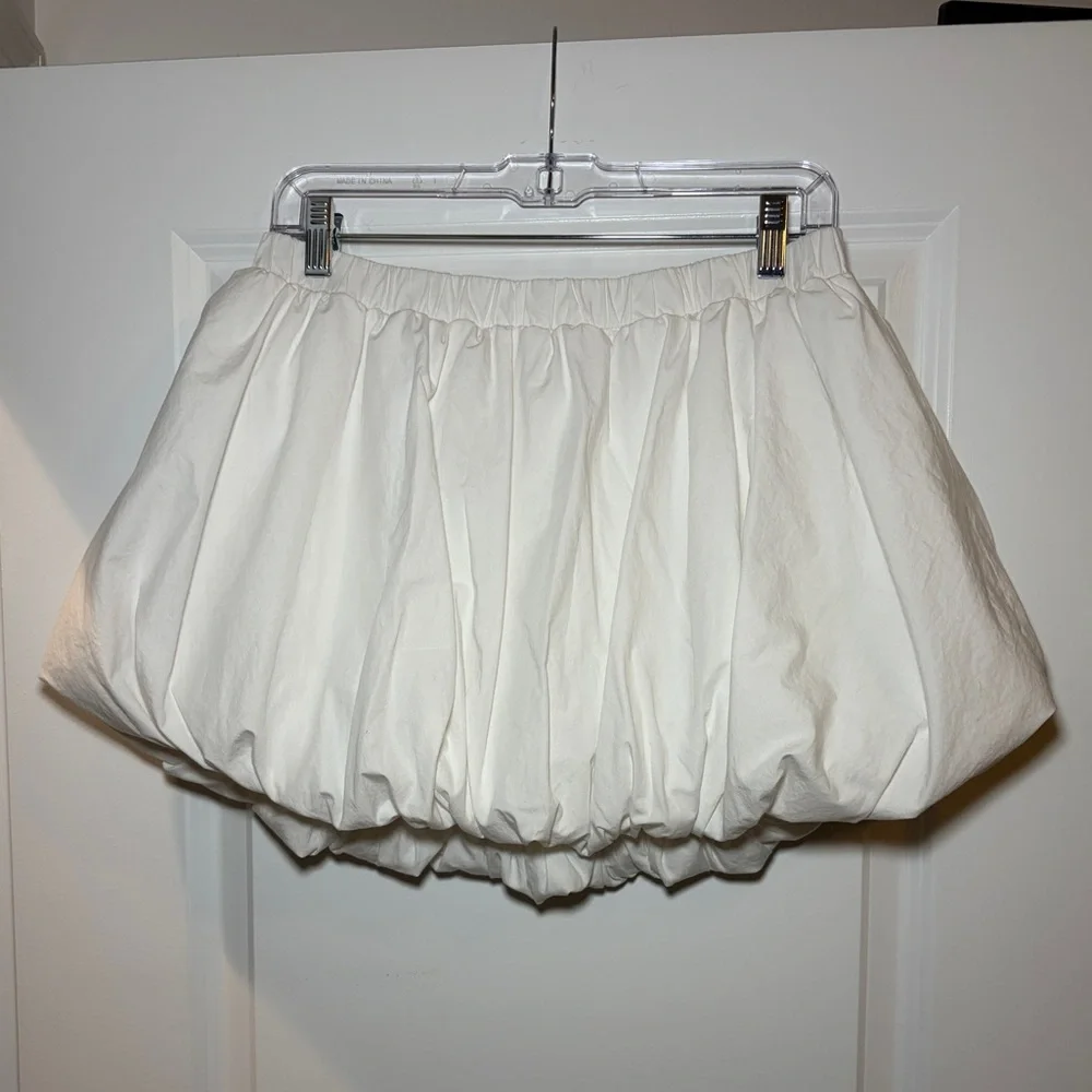 Aritzia | Sunday Best 100% Cotton White Bubble Mini Skirt - Picture 2 of 3